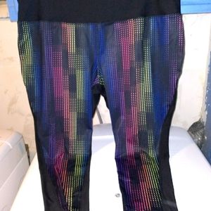 Xersion rainbow printed 3x legging.